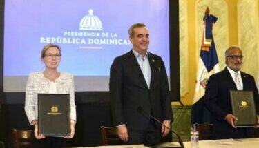 Hito de la aviación en RD: acuerdan cielos abiertos con Canadá