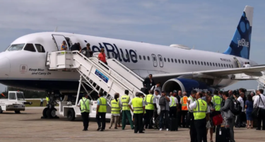 JetBlue achaca sus retrasos en RD a falta de personal de la FAA y al clima