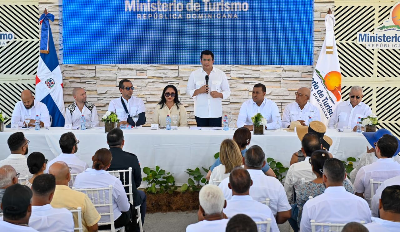 Mitur inaugura sendero peatonal para impulsar oferta turística de Cabrera
